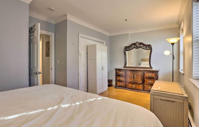 Hoboken Condo: Walk to Public Transit!