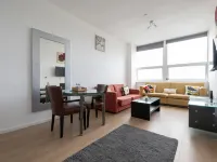 Sleek urban retreat with gym access Hotels in Smethwick