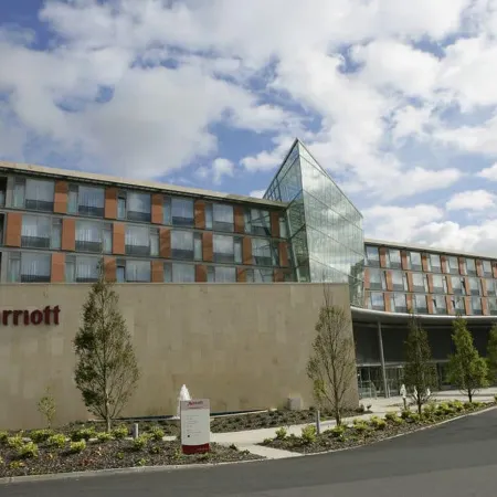 Pillo Hotel & Leisure Club
