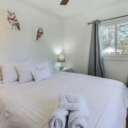 Dog-Friendly Waneta Lake Home w/ Lake Access!