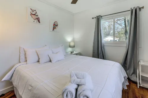 Dog-Friendly Waneta Lake Home w/ Lake Access! - Alloggi