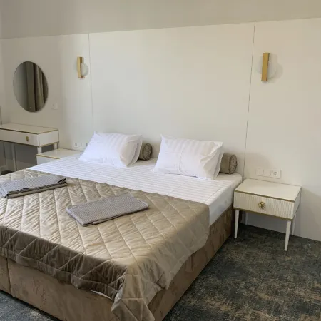 Mini-Otel Art Hotel + Mini-Hotel Отели в г. Тихорецкий район