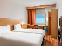 Ibis Izmir Alsancak Hotels near Port Authority