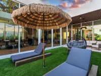 Signature Waterfront Villa by the Glamhomes Hotels in Ojus