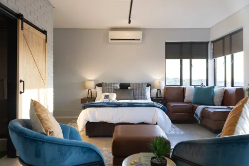 The Sandton Penthouse - مطابخ