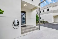 3BR 2.5BA Townhome-10 mins to FTL Beach and Downtown - Water Park