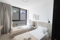 New 4 bedroom villa with pool, 100 Meters from the beach - balcony