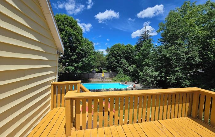 Elizabeth. 15 Minutes to Lake George.Seasonal Heated Pool.