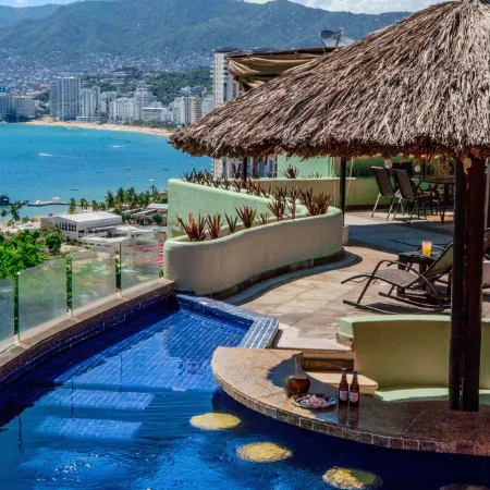 3 Sunsets, Pet Friendly Ocean View in Brisas