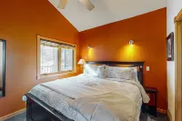 Two BR Condo w/ Brand NEW HOT TUB and Great Views! - 4 stjerner