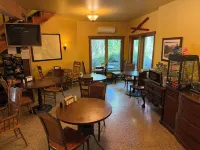 Glacier Guides Lodge