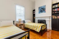 Spacious 4 Bedroom House - Walk to Southbank - Bintang 2