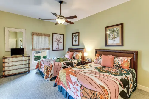 7 Mi to Beach: Bluffton Cottage w/ Furnished Patio - parking