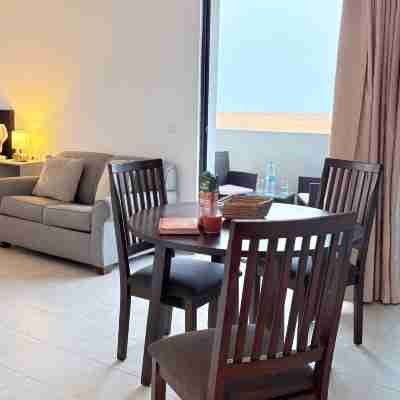 JoLi Beach House - Spacious Second Floor T0 Suite Rooms