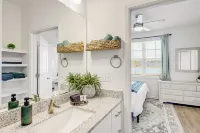 Lush Emerald Nr JAX INT Airport & Shopping - balcony