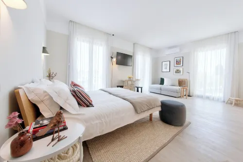 Art Home Apartments - Apartments