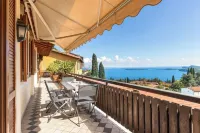 Marietta Home with Lake View by Wonderful Italy - 3-Star