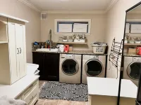 Private 1 bdrm suite with living room and kitchen - 4-Star