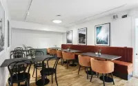 Hoom Home & Hotel Sollentuna - Pet-friendly