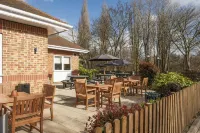Premier Inn Guildford North (A3) - parking