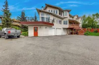South Anchorage Apartment w/ Shared Deck & Wildlife - 4-Star