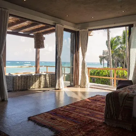 Casa Aakbal