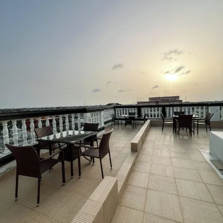 MB PRESTIGE LIVING