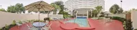 Embassy Suites by Hilton Orlando International Drive ICON Park - مسبح