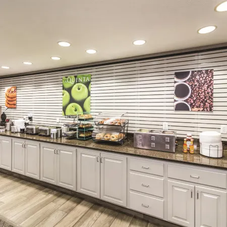 La Quinta Inn & Suites by Wyndham Fargo-Medical Center