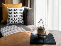 Oakland Marriott City Center Hotels near The Trappist
