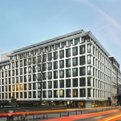 Courtyard Brussels EU Hoteles cerca de Museo Charlier