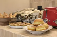 Amarello Hotel Praia Santo Andre, Tapestry Collection by Hilton - breakfast