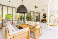 Exclusive Golf Villa at Plam Hill - balcony