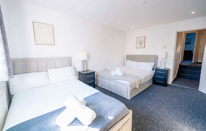 Stylish 2-Bed Cardiff Home - Walk to City Centre