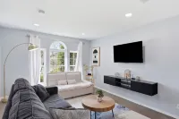 Modern Frisco Retreat 3BR House - 2-Star