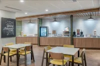 馬里奧特謝爾比維爾費爾菲爾德酒店與套房 - 早餐