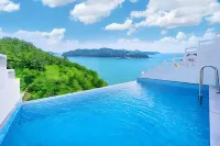 Yeosu 48 Hour Pool Villa - Bungalows