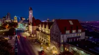 St. Louis Union Station Hotel, Curio Collection by Hilton - С баром