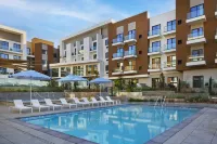 Courtyard by Marriott Sand City Monterey - شاطئ