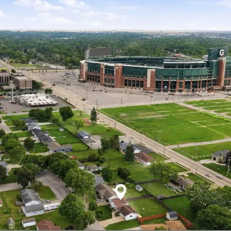 Killer Lambeau View Walk to Games Titletown