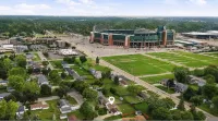 Killer Lambeau View Walk to Games Titletown - 3-Sterne