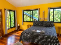 Treetop Cottage Escape in Tropical Garden Near San Ignacio - appartements de vacances