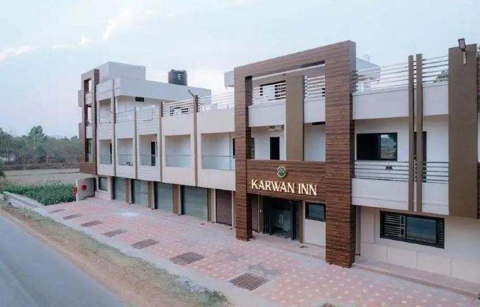Bajaj's Karwan Inn