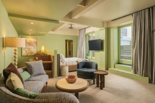 Recess Hotel & Club Savannah - Beach