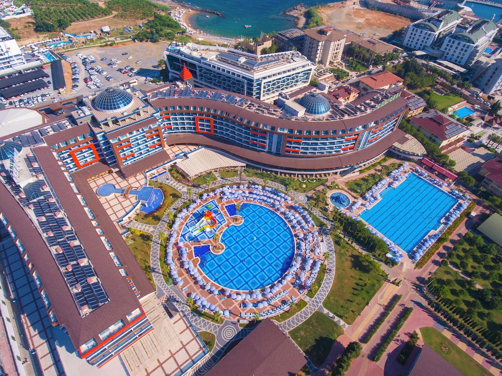 Lonicera World Resort Spa Hotel