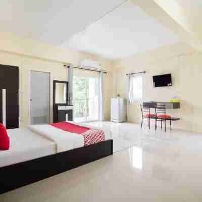OYO 1047 Ek Residence Banchang City Rooms