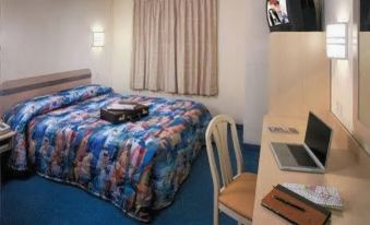 Motel 6 Stockton, CA - Charter Way West