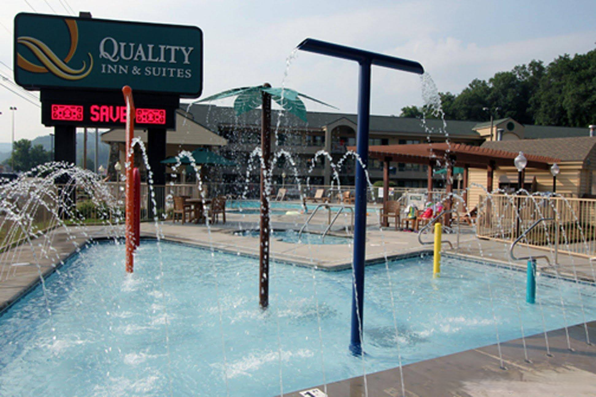 Quality Inn & Suites at Dollywood Lane