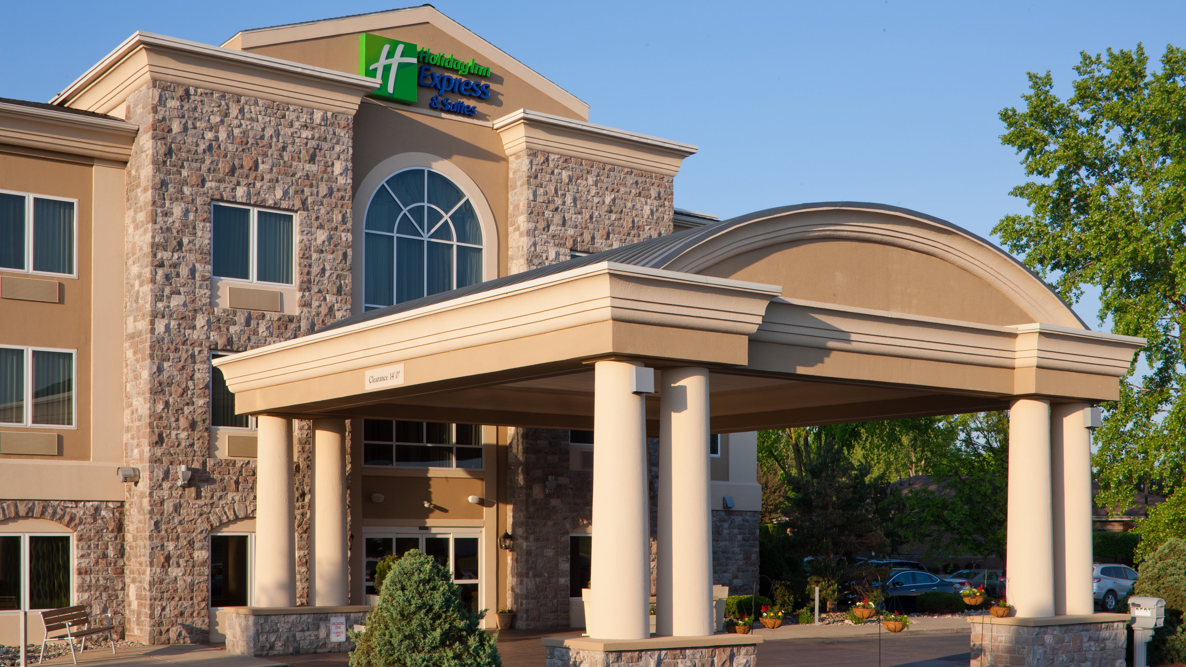 Holiday Inn Express Hotel & Suites Saginaw, an Ihg Hotel