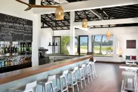Avani Kalutara Resort - bar